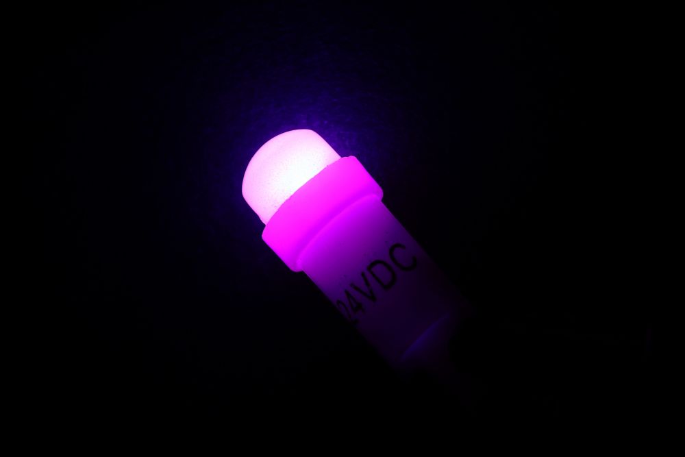 T5高輝度LEDウェッジ 24V ピンク