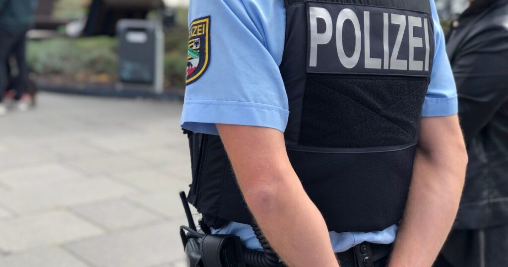 警察